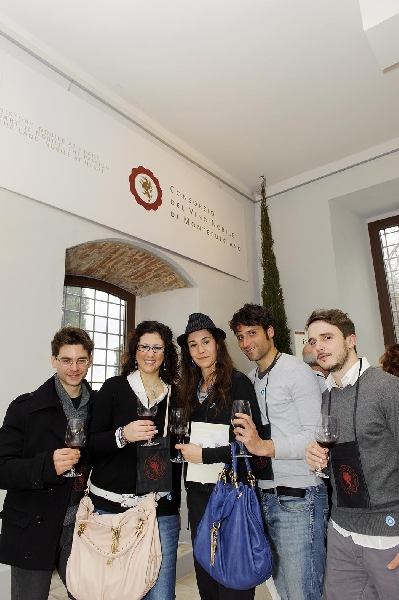 Vino Nobile, sempre più giovani in vigna e in cantina