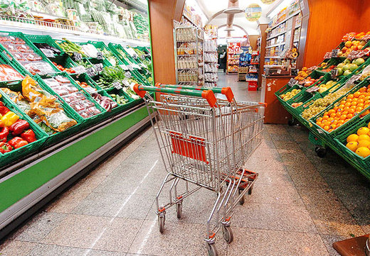 Istat, italiani sempre più poveri. Calano le vendite alimentari