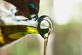 Olio extravergine, in Toscana bottiglie ritirate per etichetta errata
