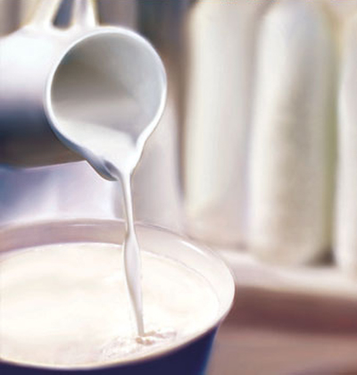 Latte, prezzo comunitario medio in lieve crescita. Segnali positivi per produttori