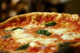 Napoli, pizza e pizzaiuoli. Passato, presente e futuro