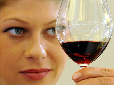 Abuso di alcol, la prevenzione affidata ai giovani sommelier