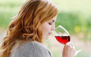 womamRedWine1.jpg
