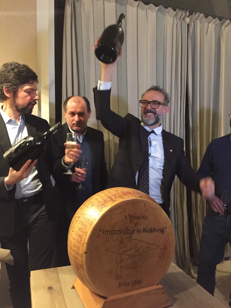 Massimo Bottura. Dopo la Laurea, una forma speciale di Parmigiano Reggiano