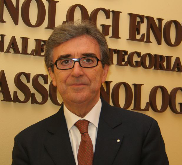 Vendemmia negativa. Cotarella bacchetta i colleghi enologi: «Seguire logiche di mercato non è utile per nessuno»