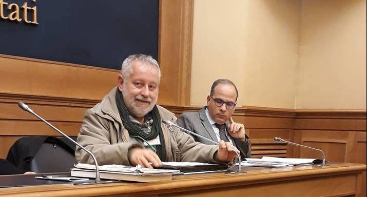 Patrimonio Bufalino. Allevatori casertani ritirano trattori in strada lasciandoli in presidio per dare segnale di disponibilità a politica e istituzioni