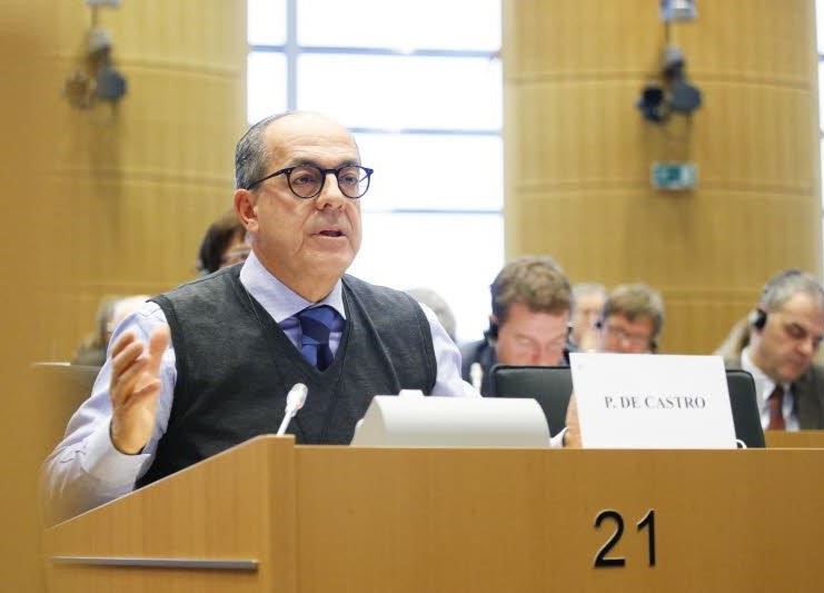 Il passo indietro di Paolo De Castro. L’ex ministro e presidente Comagri lascia l’agricoltura e non si ricandida per le Europee