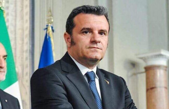 Prosek, Centinaio (Mipaaf): Sbaglia e ci rende più deboli chi critica Sistema Italia. Problema è a Bruxelles