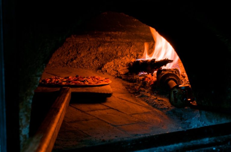 Giornata mondiale della Pizza. Non è solo buona: ne sforniamo 8 milioni al giorno per un giro d’affari da 15 miliardi di euro all’anno