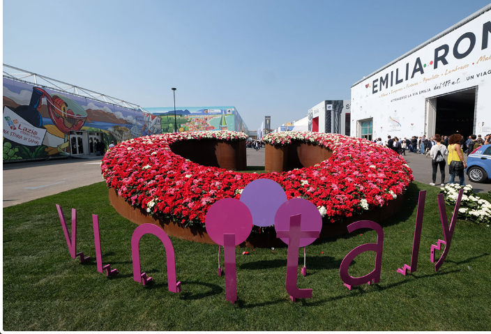 Il Vinitaly in versione Special. Patuanelli: A ottobre sarà evento fondamentale, vino italiano ne ha bisogno