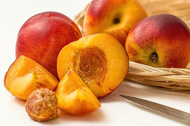 Pesche e nettarine. Buona qualità ma domanda contenuta