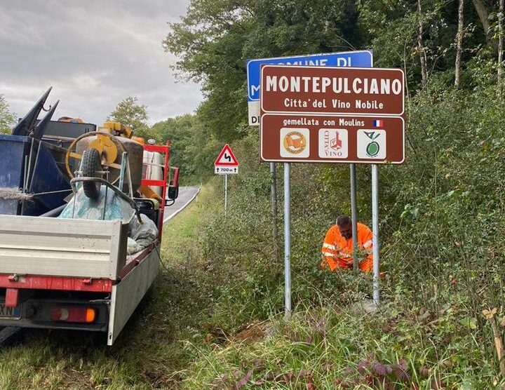 Sempre più Città del Nobile. Montepulciano mette il suo vino nei cartelli di ingresso