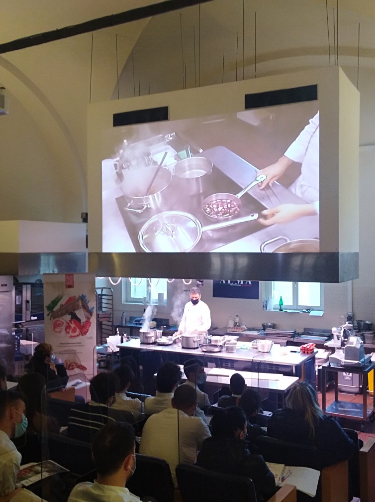 Lectio Magistralis di alta cucina ad ALMA con le tre DOP Piacentine in cattedra, docente lo chef stellato Daniele Repetti