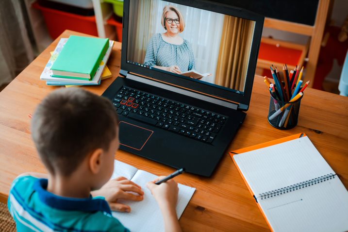 Fondazione Francesca Rava aiuta migliaia di ragazzi con SOS scuola, un progetto creativo, educativo e integrato, sostenuto anche da Afidop