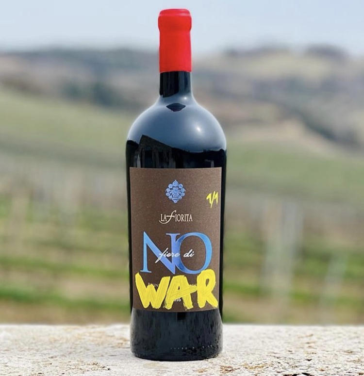 Brunello di Montalcino NO WAR. Una Magnum di Natalie Oliveros La Fiorita all’asta per l’Ucraina