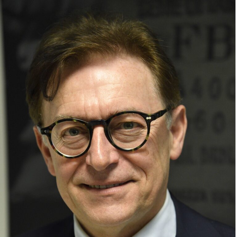 Agricoltura: entro tre anni una nuova redditività. Intanto tra rincari di produzione (+75% costi energetici) e prezzi in picchiata si aspetta la nuova Pac. Intervista al presidente di Ismea, Angelo Frascarelli