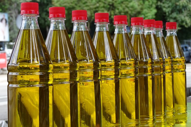 Olio extravergine. Allarme Italia Olivicola: fermare invasione silenziosa di miscele di oli e condimenti