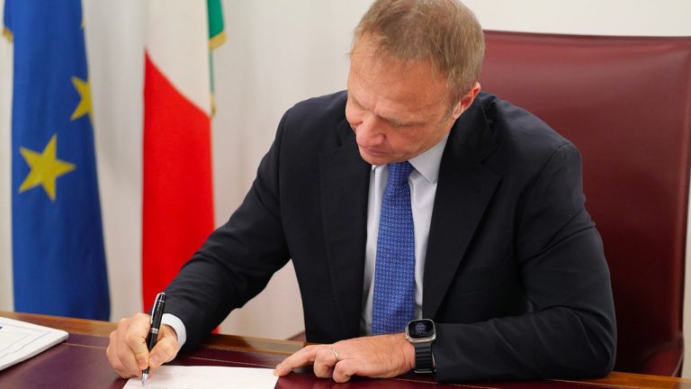 Cambiale ortofrutta: in un giorno 500 domande per 15 milioni di euro. Lollobrigida, successo del sistema