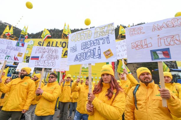 Coldiretti blocca il Brennero: un milione di firme per dire stop ai cibi importati