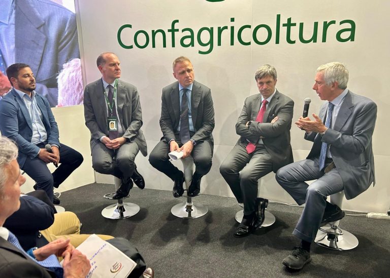 Stop a “Mediterranea”. Lollobrigida incontra Confagricoltura e Unionfood, l’associazione cambierà nome