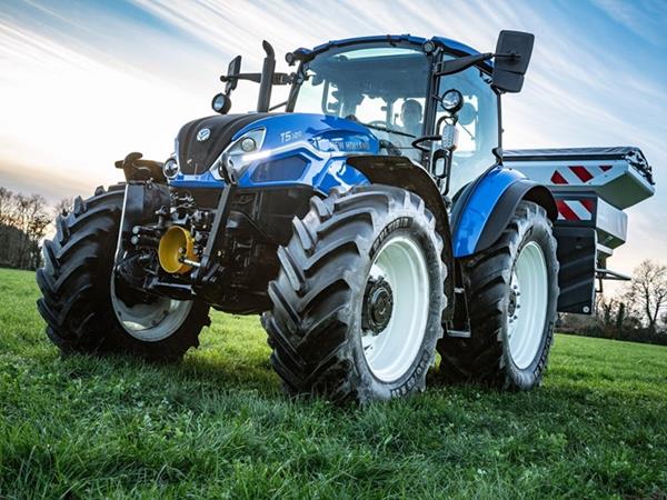 Nasce il trattore New Holland T5 Dual Command di nuova generazione