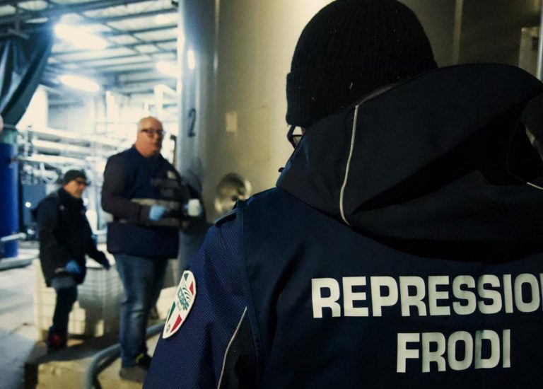 Falsi vini Docg e Doc. Smascherata frode settore vitivinicolo per un valore di 4 milioni di euro