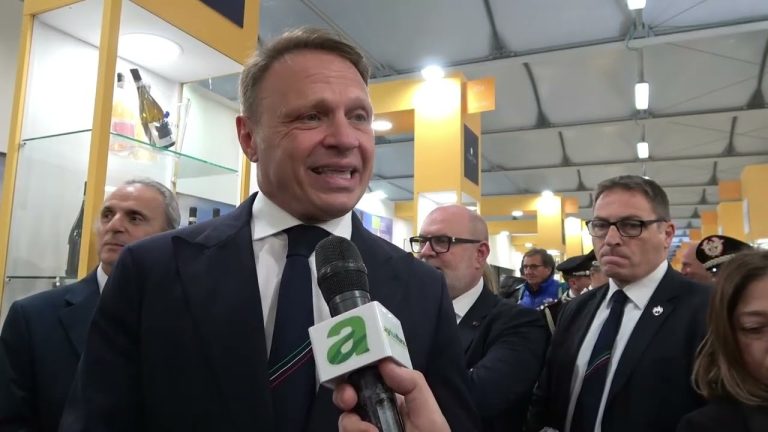Vinitaly. Ministro Lollobrigida: Sui dazi Europa deve trattare con Usa, Italia non disponibile a guerre commerciali