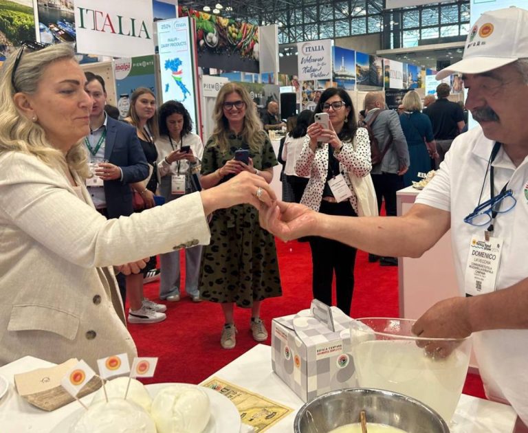 La qualità della Mozzarella di Bufala Campana Dop conquista gli Usa: ma vanno scongiurati i dazi