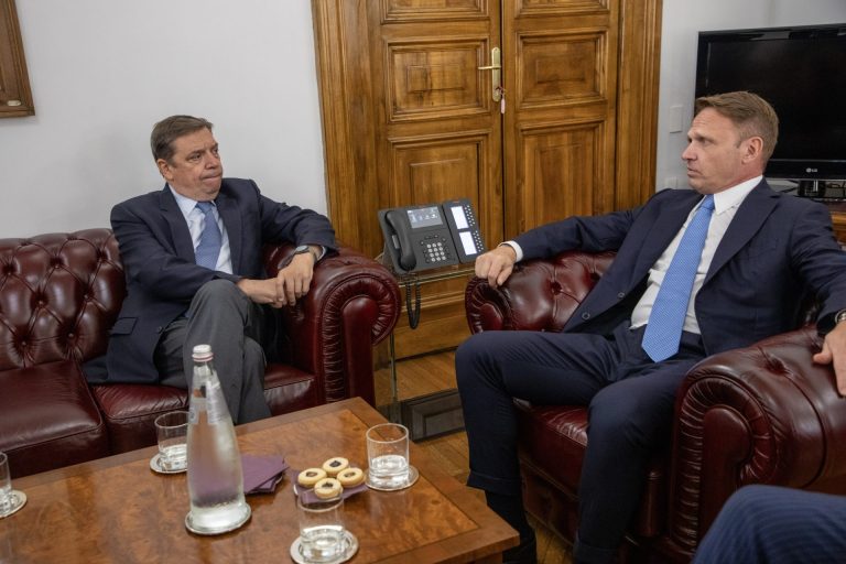 Planas (ministro Spagna) dopo incontro con Lollobrigida: accordo positivo per aziende olivicole e vinicole dei due Paesi