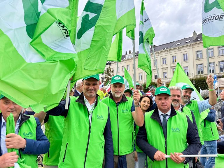 Pac, protesta agricoltori a Bruxelles. Fini (Cia): Tagli inaccettabili e no fondo unico. Non è l’Europa che vogliamo