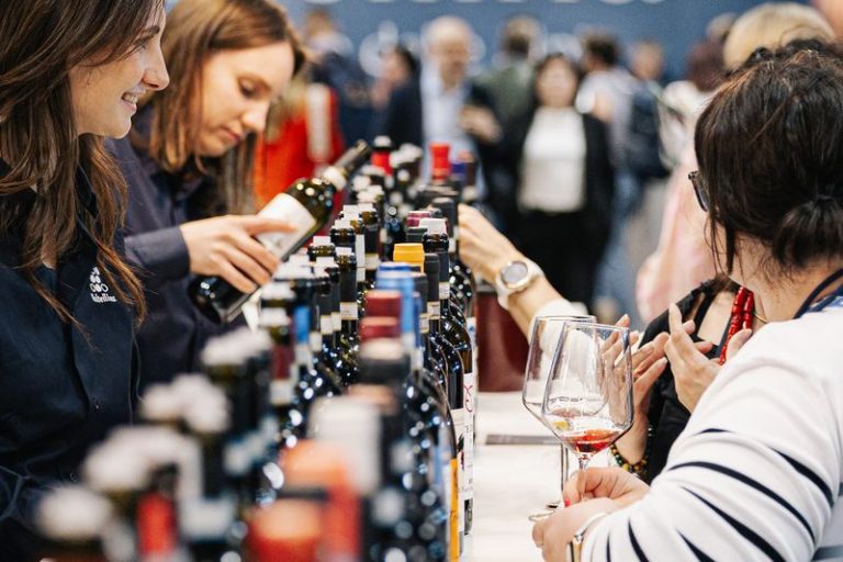 ViVa 2025, prima edizione: la Valtellina da bere, da vivere, da amare. Dal 6 all’8 settembre